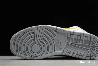 LIGHT JORDAN 1 SWITCH SMOKE HIGH 0515